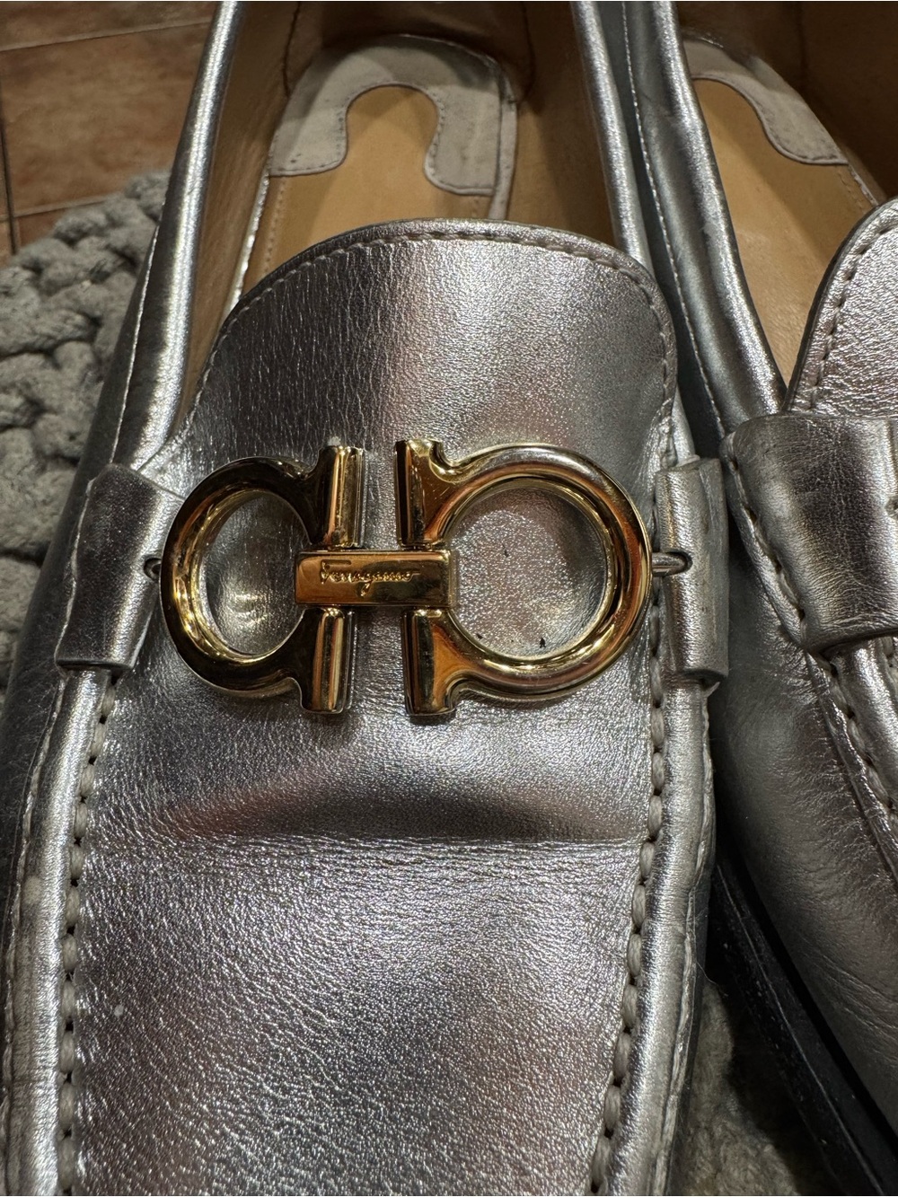 SALVATORE FERRAGAMO Silver Rolo Gancini Loafers 7.5D - Picture 2 of 9